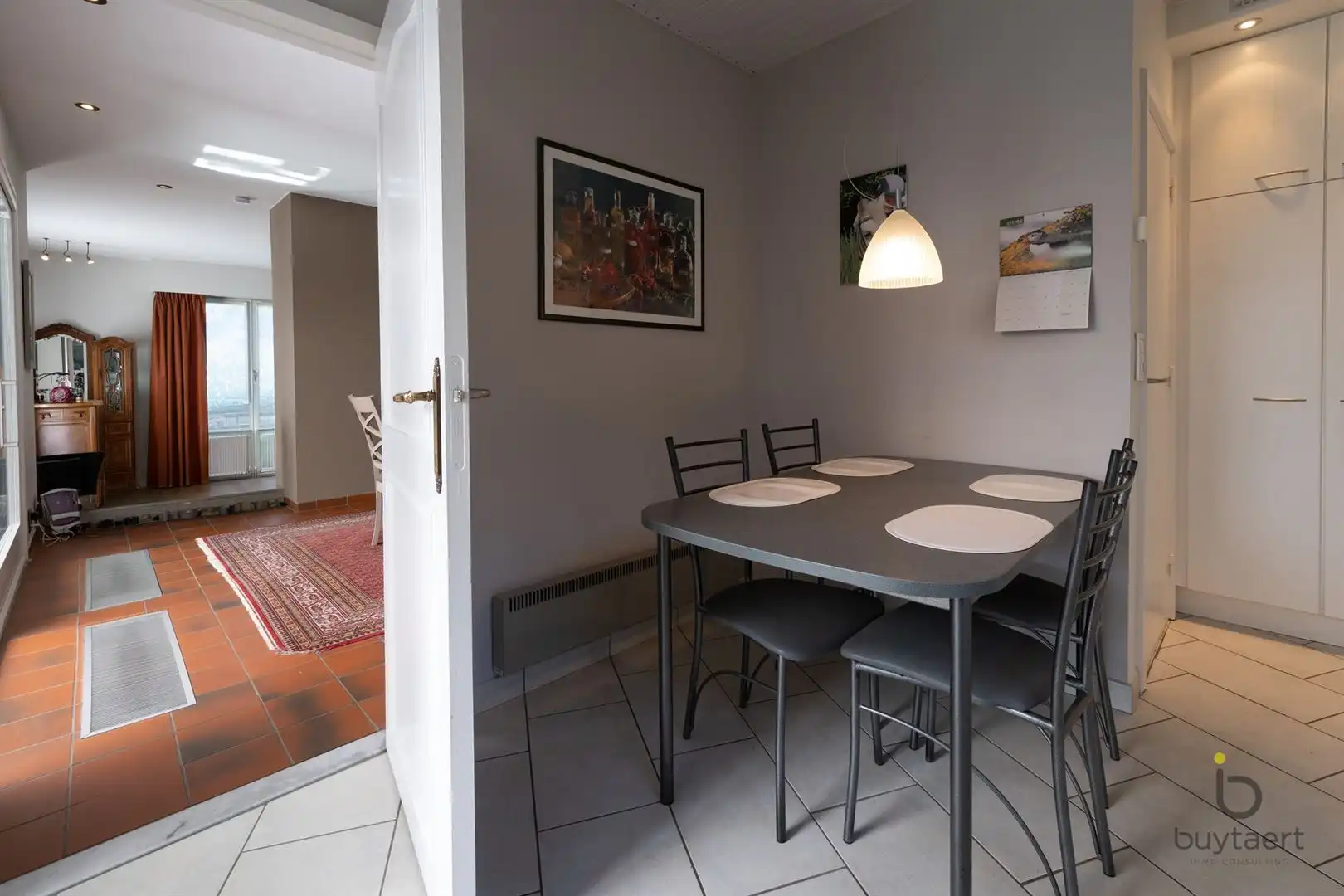 Aangenaam GELIJKVLOERS landhuis in een fijne en groene omgeving! foto 13