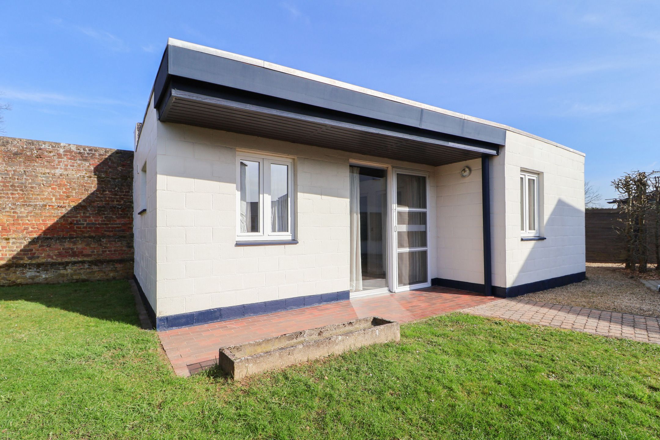 Uitstekend gelegen bungalow foto 16