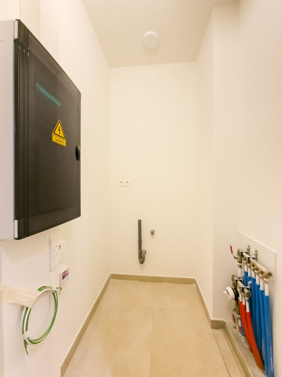 Ongemeubeld 1 slaapkamer app. met mooi terrras foto 12
