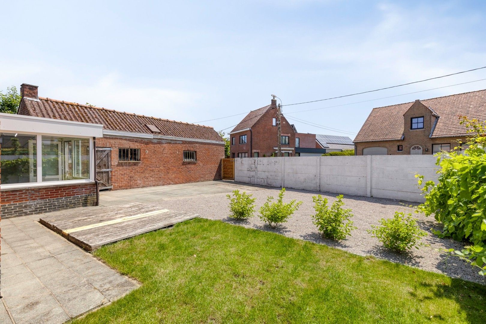 Charmante alleenstaande woning met tuin en achterliggende garage foto 16