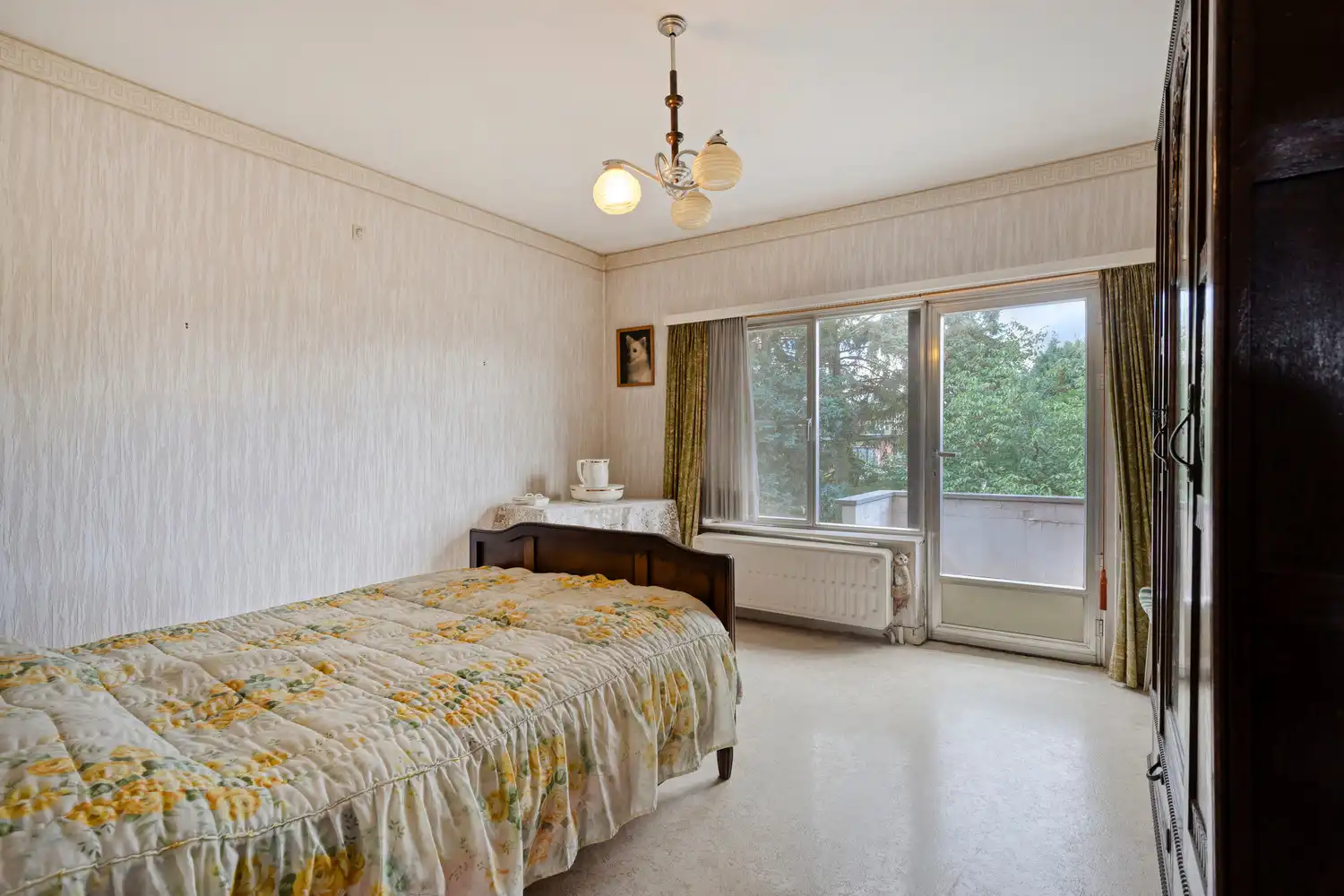 Vlakbij het Boekenberg Park en Rivierenhof gelegen te renoveren appartement met 2 slks. foto 13