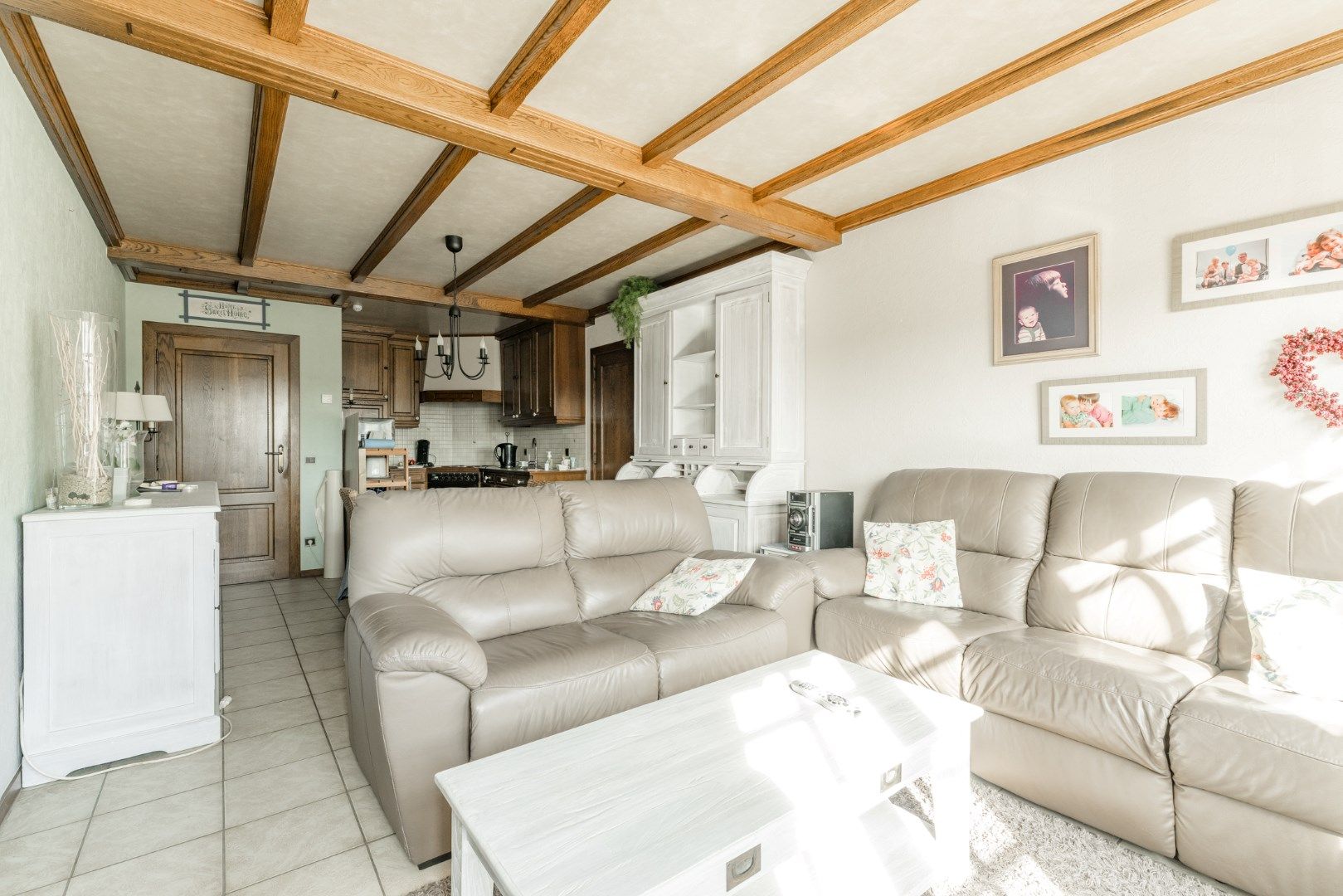 Ideaal investerings- of startersappartement zonder renovatieverplichting en met lift te koop! foto 4