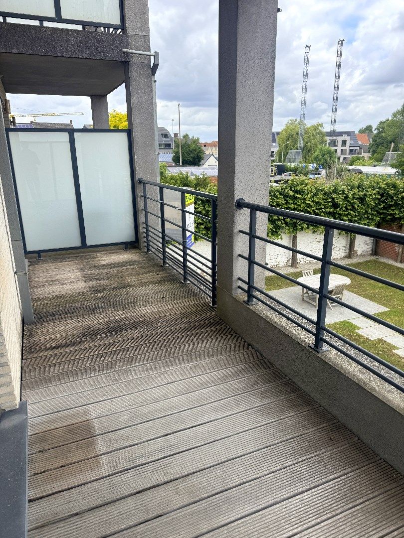 Instapklaar 1-slaapkamerappartement met prachtig terras in het hart van Bissegem foto 11