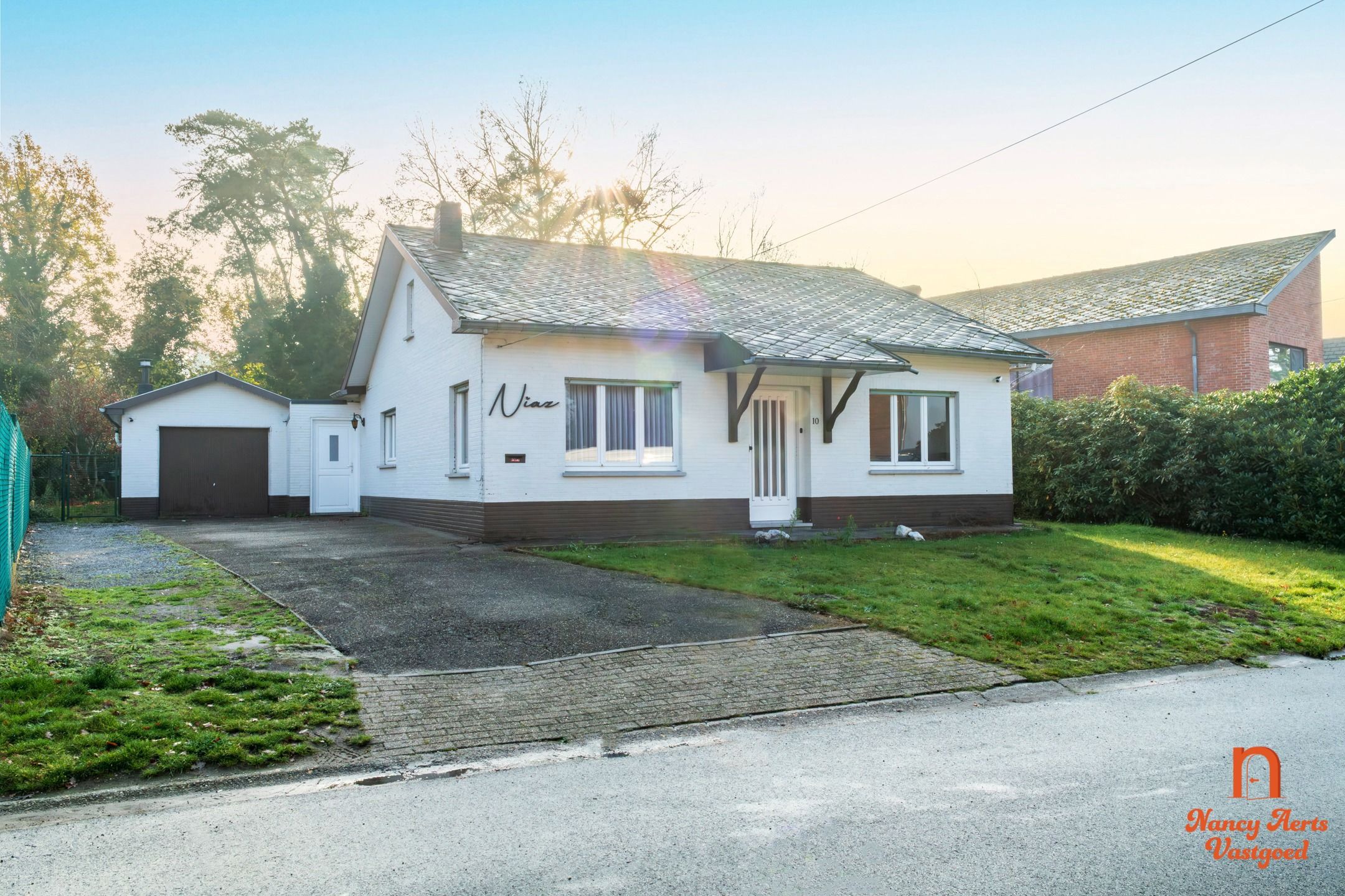 Hoofdfoto van de publicatie: Gezellige bungalow met tuin en renovatiekansen in Koersel