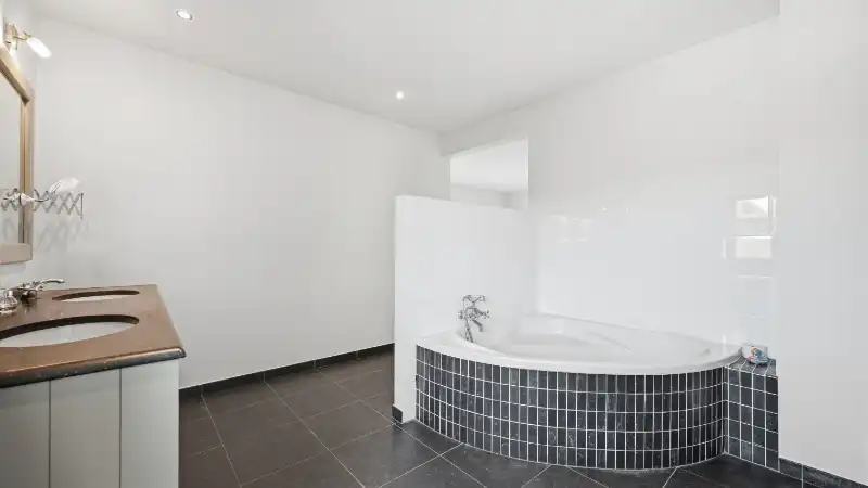 Stijlvolle villa van 380m² op 18 are met openluchtzwembad foto 16