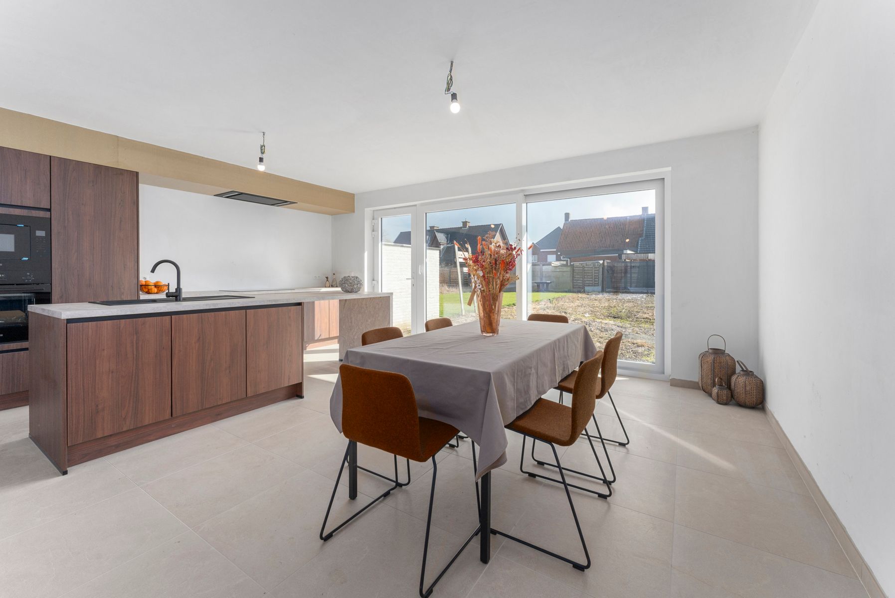 Instapklare, BEN, halfopen woning in het hart van Wingene foto 2
