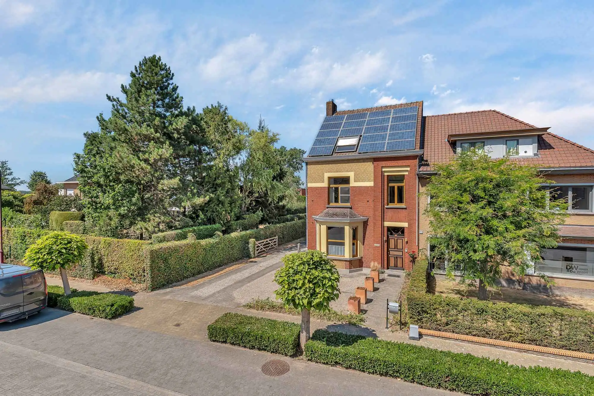 Karaktervolle ruime woning met zwembad nabij Ooidonk foto {{pictureIndex}}