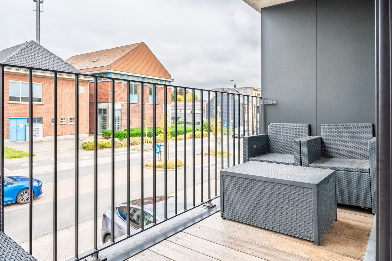 Modern 2 slaapkamer appartement met overdekte autostaanplaats foto 9