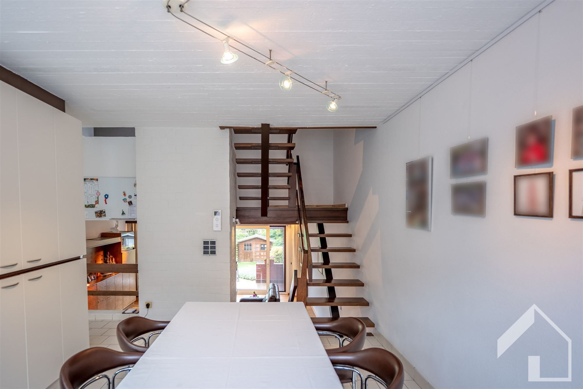 Ruime woning met 4 slaapkamers foto 9