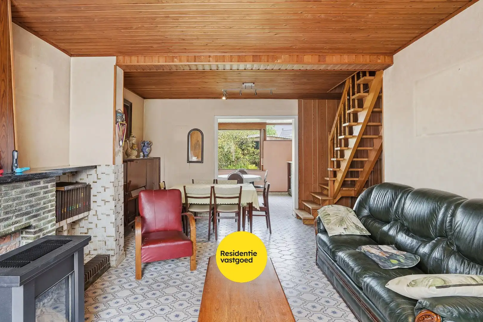 Te renoveren halfopen woning met tuin en oprit/garage foto 21