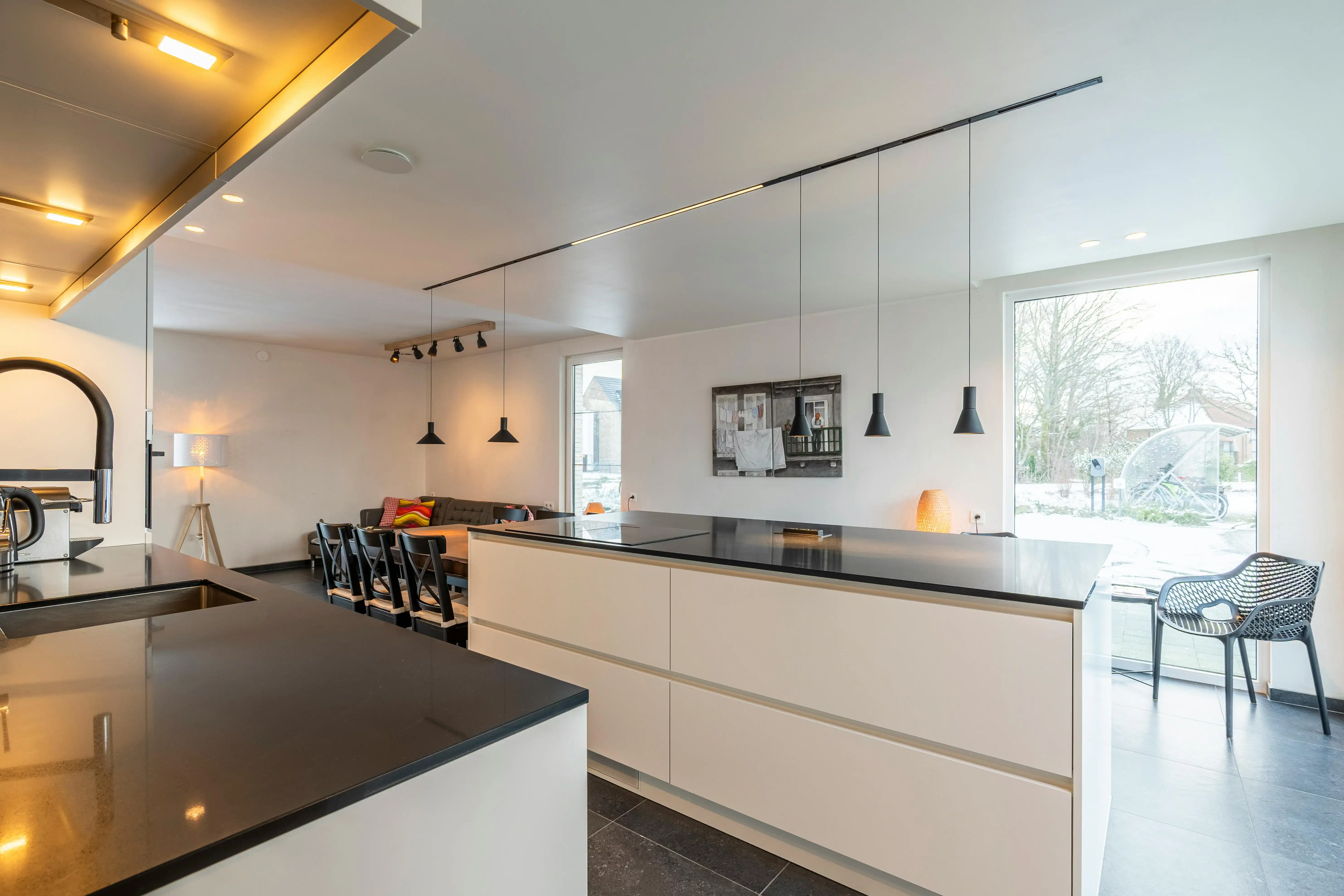 Instapklare woning met 3 slaapkamers en moderne technieken! foto {{pictureIndex}}