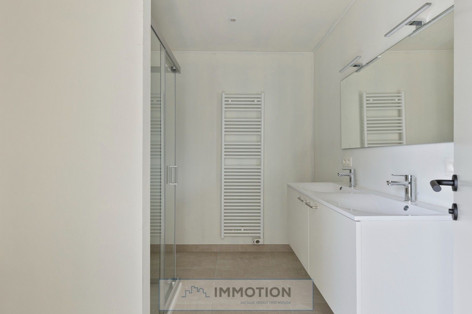 Instapklaar nieuw 1-slaapkamerappartement met terras - KORTRIJKSTRAAT 127 ZWEVEGEM foto 4