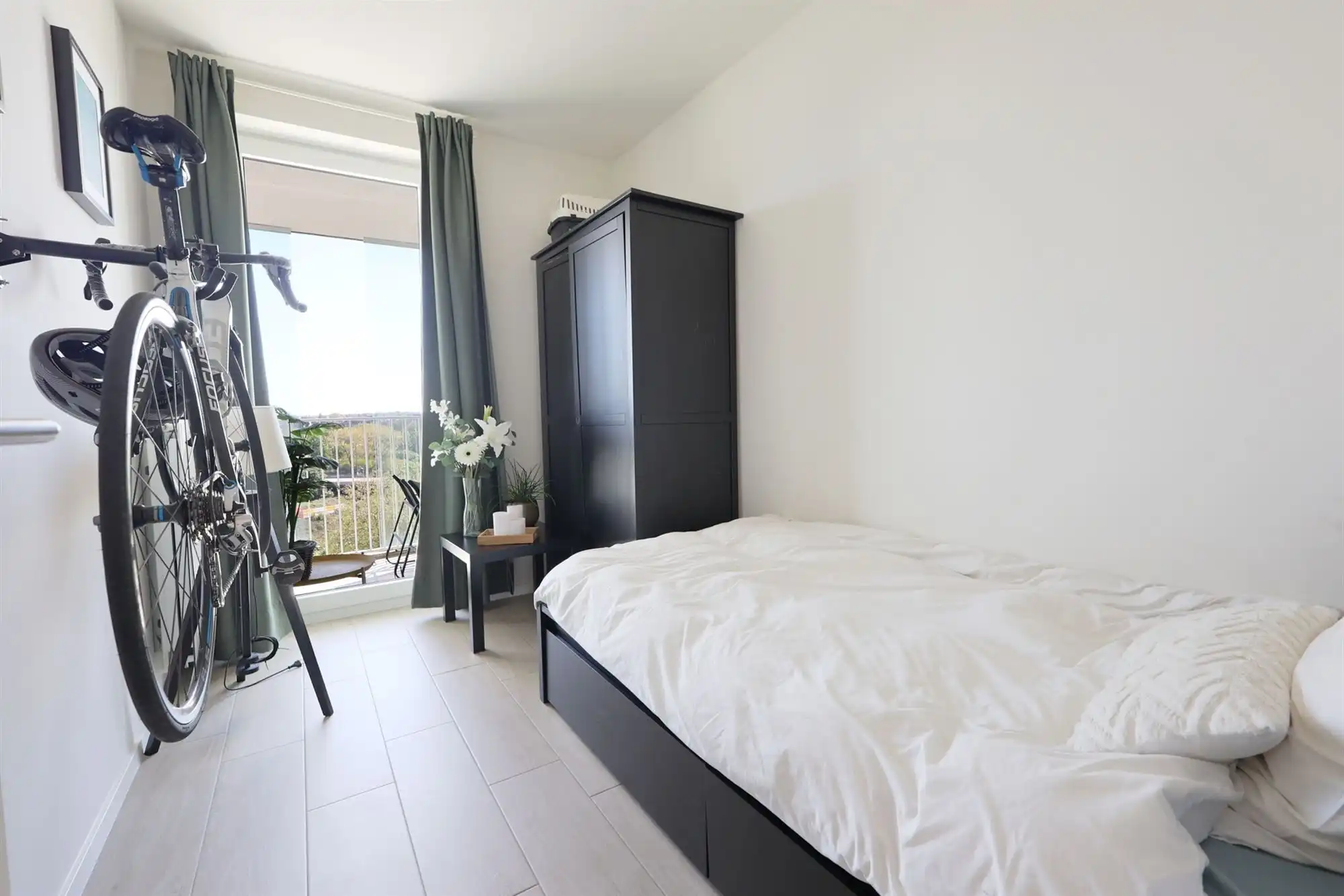 Lichtrijk 2-slaapkamerappartement met open uitzicht foto 8