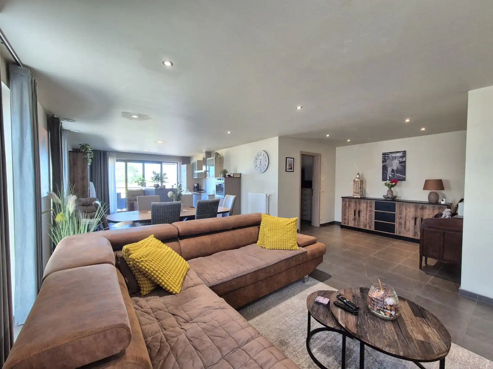 Gelijkvloers appartement van 126 m² met 2 slaapkamers foto 2