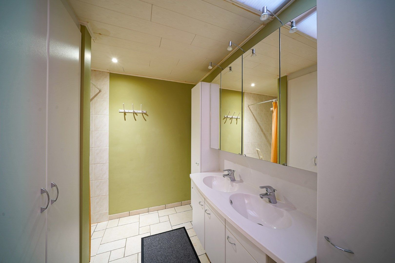 Ruime woning met garage en zonnige tuin tussen Oudenburg en Zandvoorde foto 12