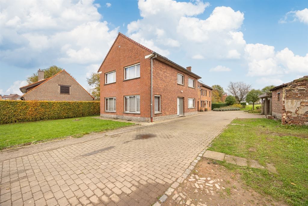 2 aaneengeschakelede woningen op perceel van 26a 90ca foto 7