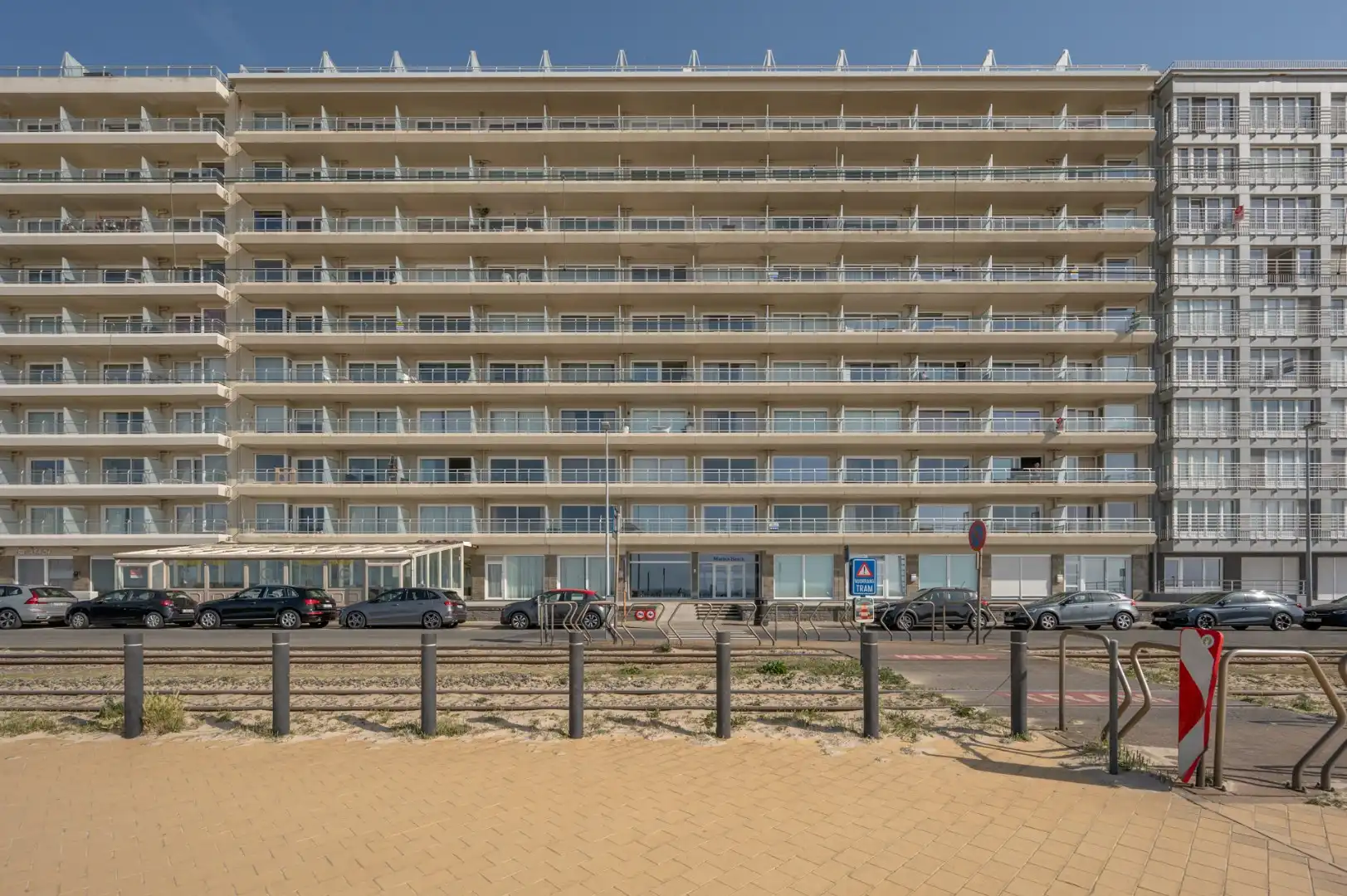 Ruime studio met het comfort van een 1-slaapkamerappartement op toplocatie aan zee! foto 16