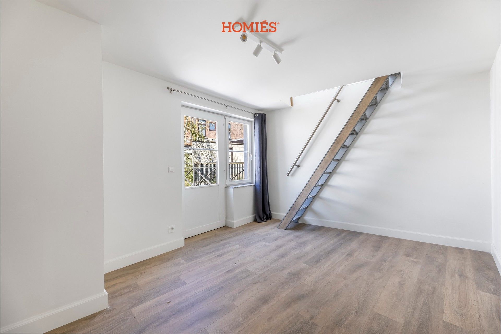 High-end gelijkvloers appartement met tuin, in historisch pand foto 17