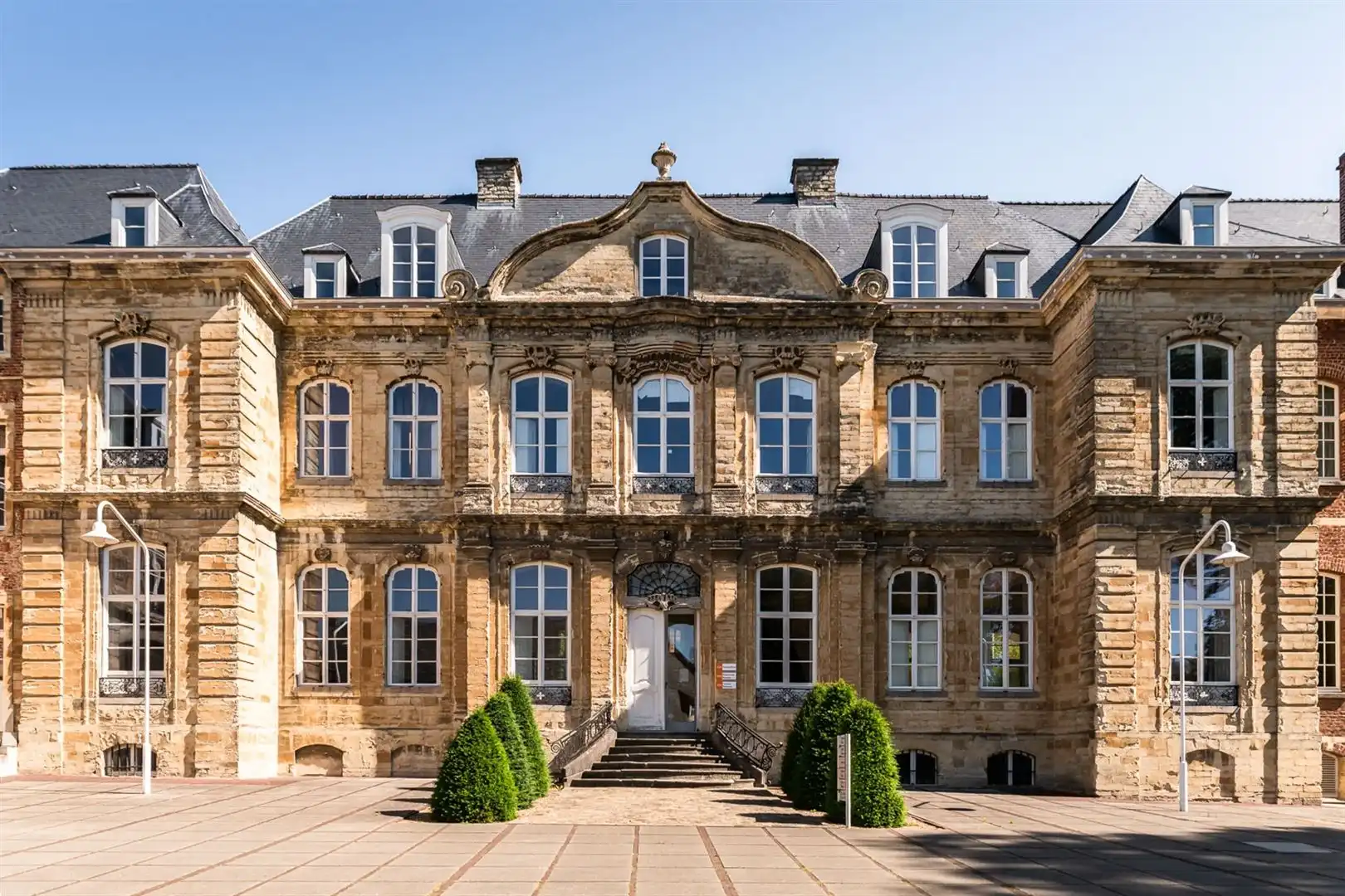 WIVINAKLOOSTER: kantoren te huur vanaf 114 m² foto {{pictureIndex}}