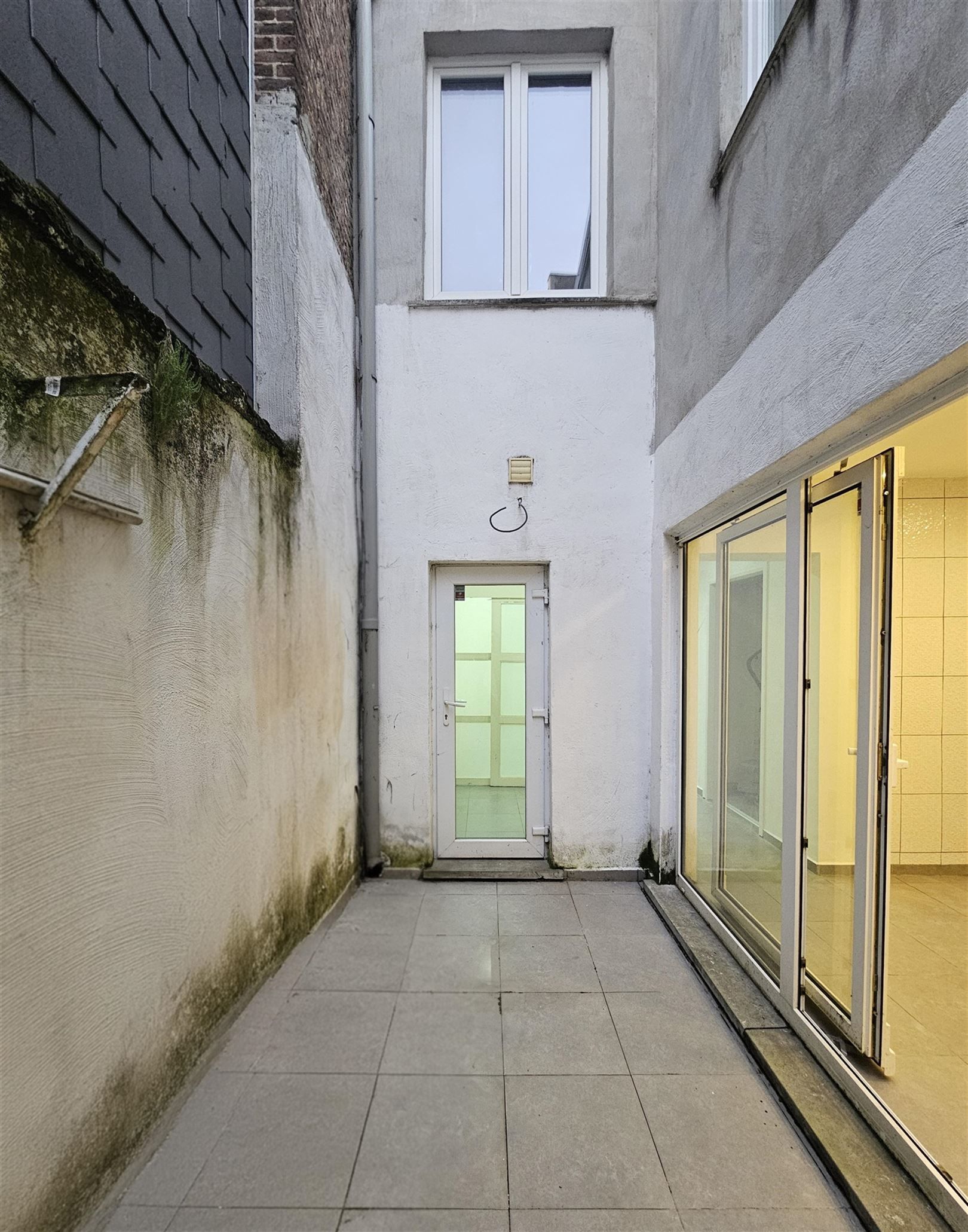 Gunstig gelegen ruime woning met stadskoer. foto 7