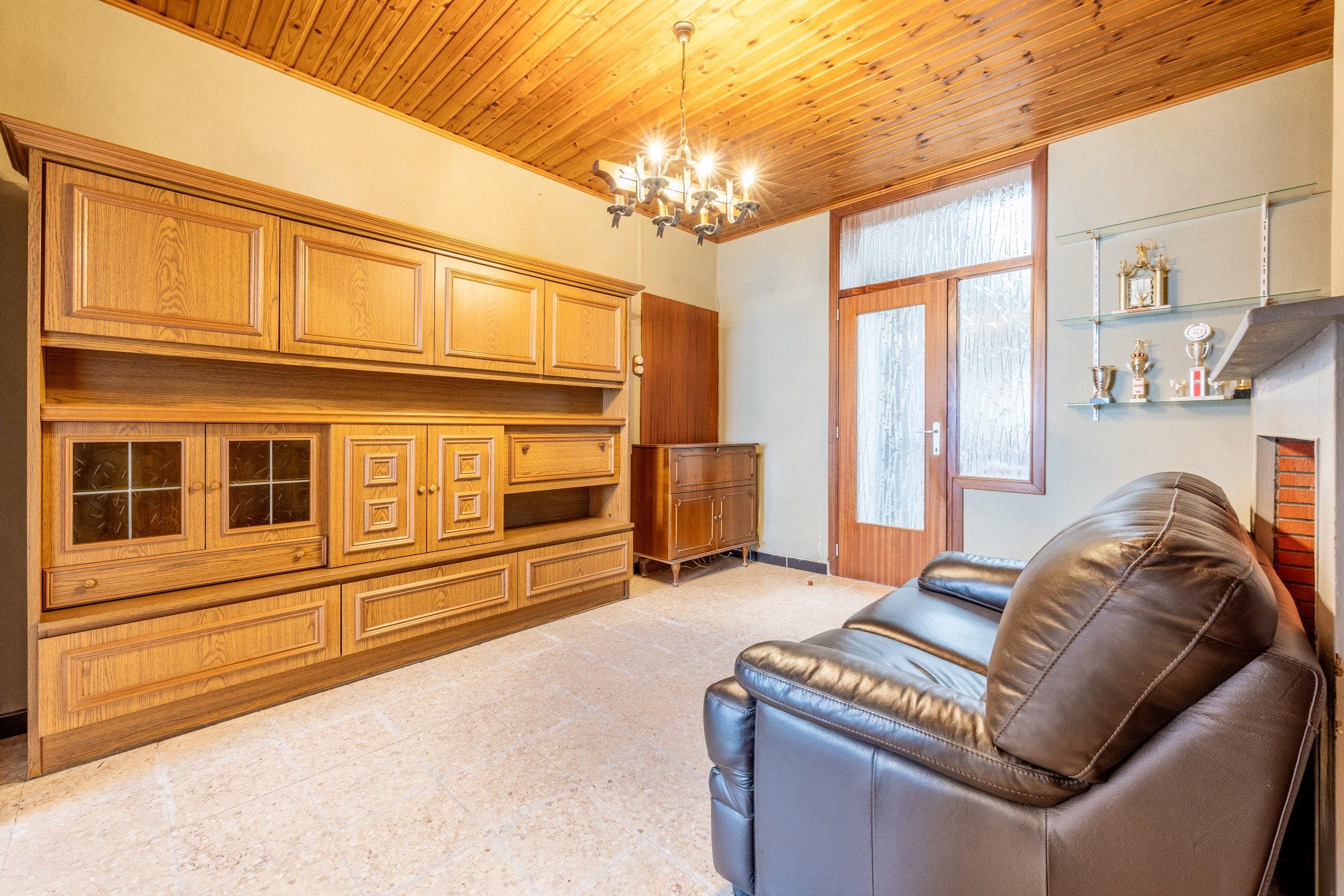 TE RENOVEREN WONING MET TUIN EN GARAGE foto 5