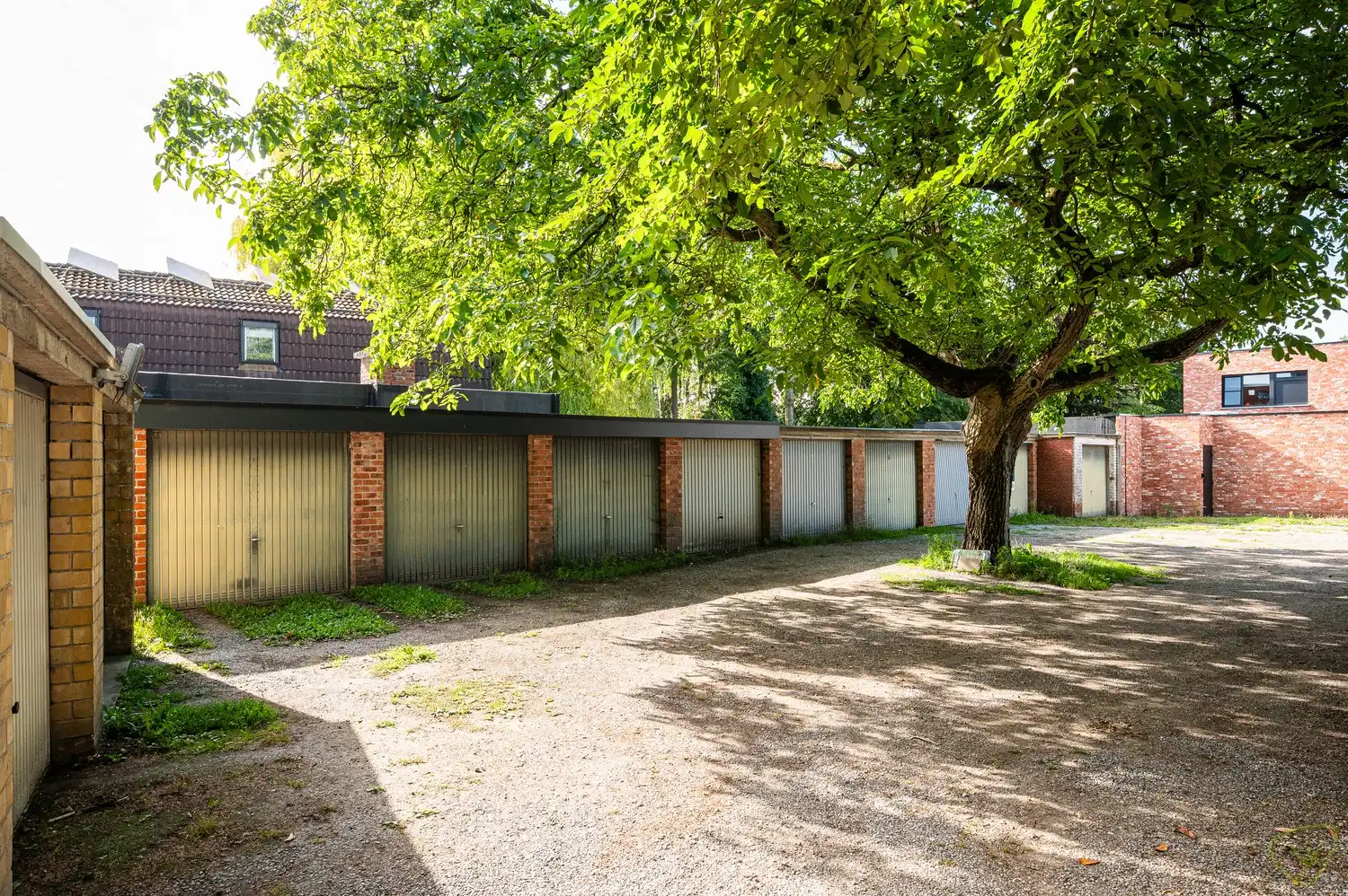 Lichtrijk appartement met twee terrassen en garage in centrum Eeklo foto 16
