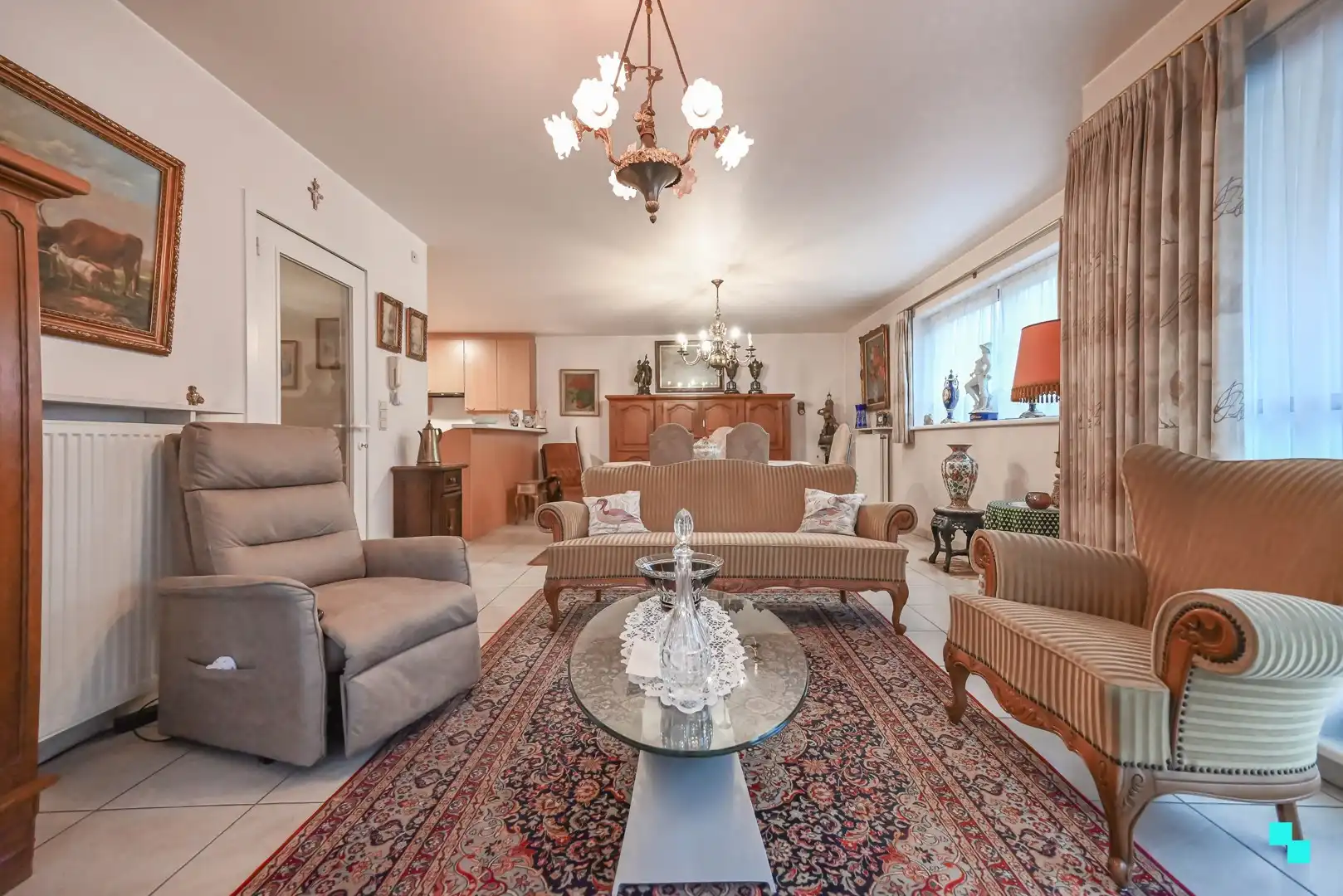 Ruim en instapklaar tweeslaapkamer appartement in hartje Izegem foto 3