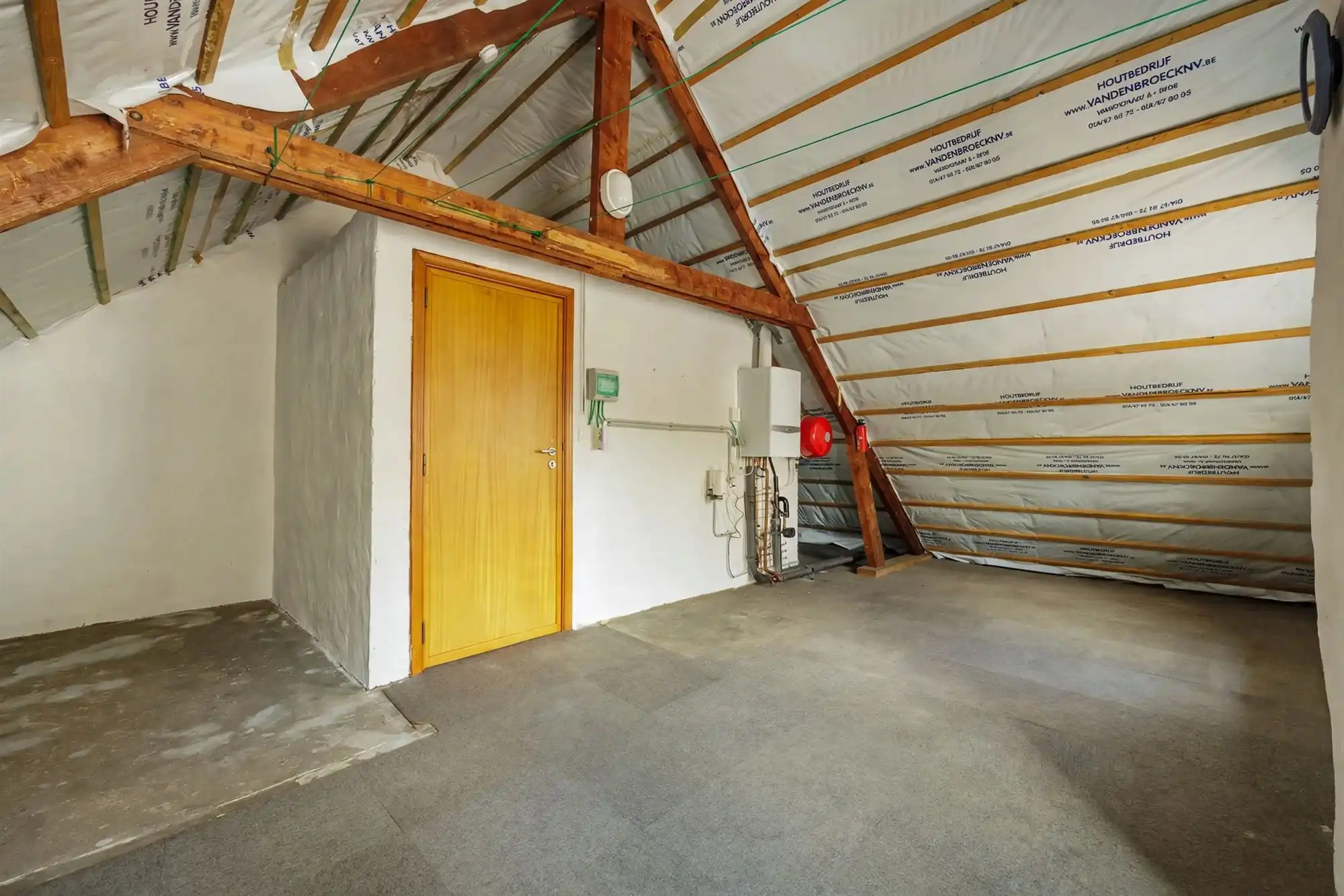 Degelijke halve losbouw met 4 slpks, (voor)tuin en garage foto 23
