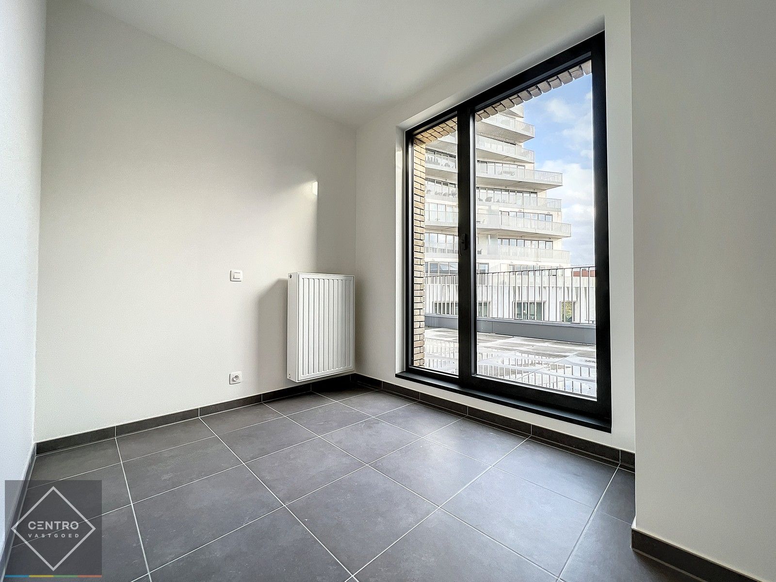 NB-appartement (103m²) met RUIM zonneterras (26m²) pal in het CENTRUM van Kortrijk ! Aankoop aan 6% BTW mogelijk! foto 18