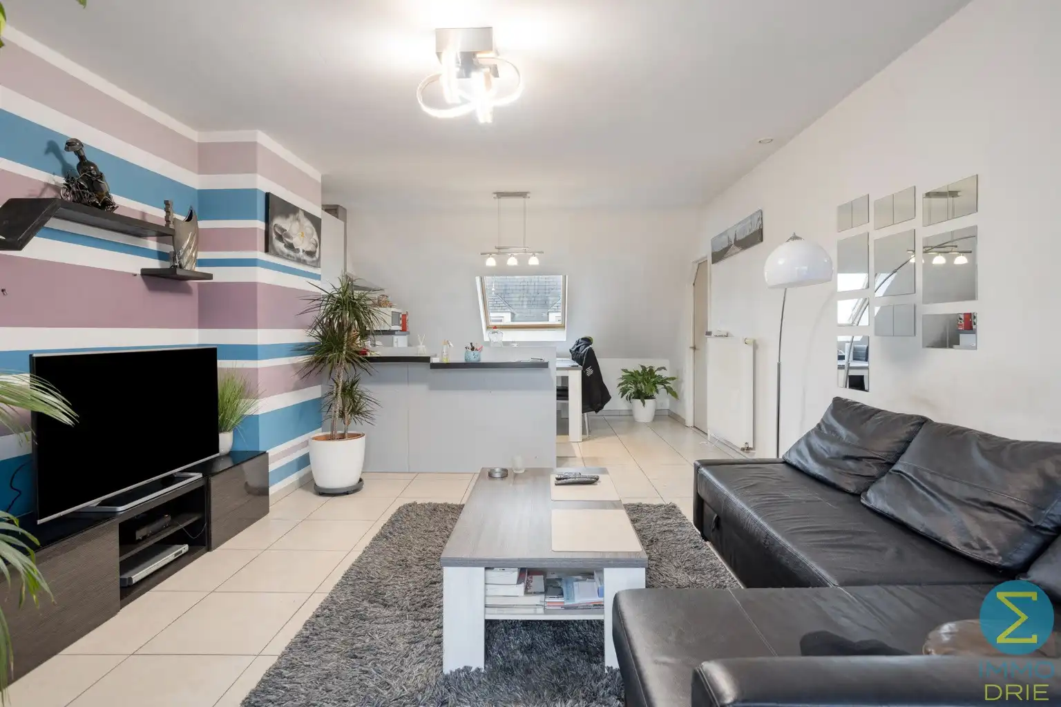 Gezellig dakappartement met 1 slaapkamer, terras en carport. foto 7
