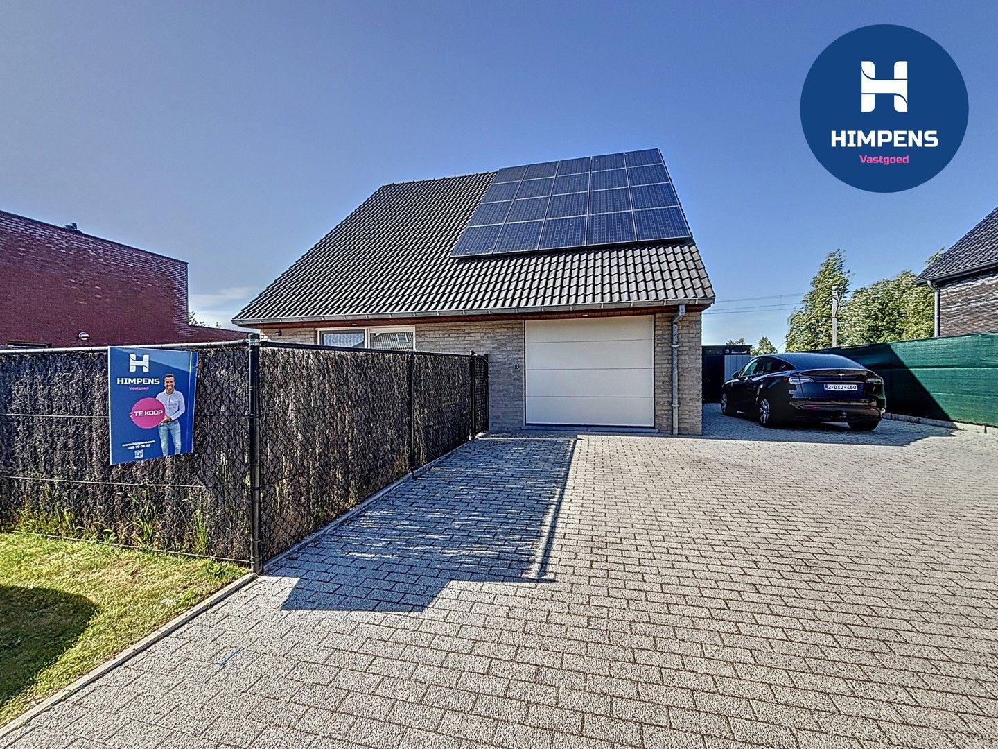 Instapklare energiezuinige villa met 5 slaapkamers en zonnige tuin in Veurne foto {{pictureIndex}}