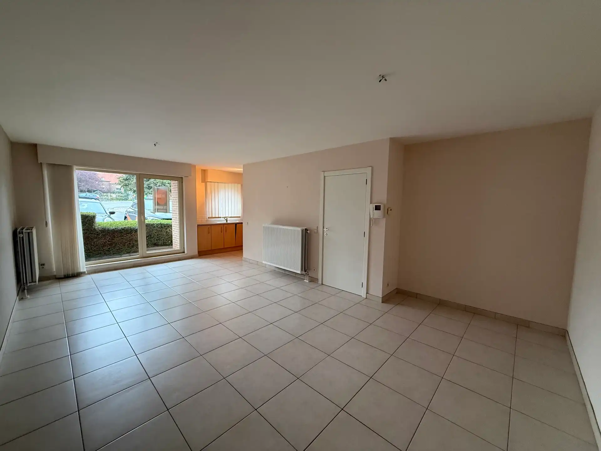 ERONDEGEM - Gelijkvloers appartement met ruim terras én garage. foto 2