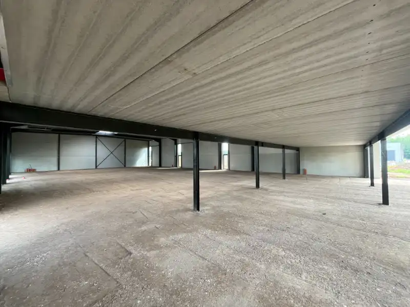 Bedrijfsgebouw te huur foto 3