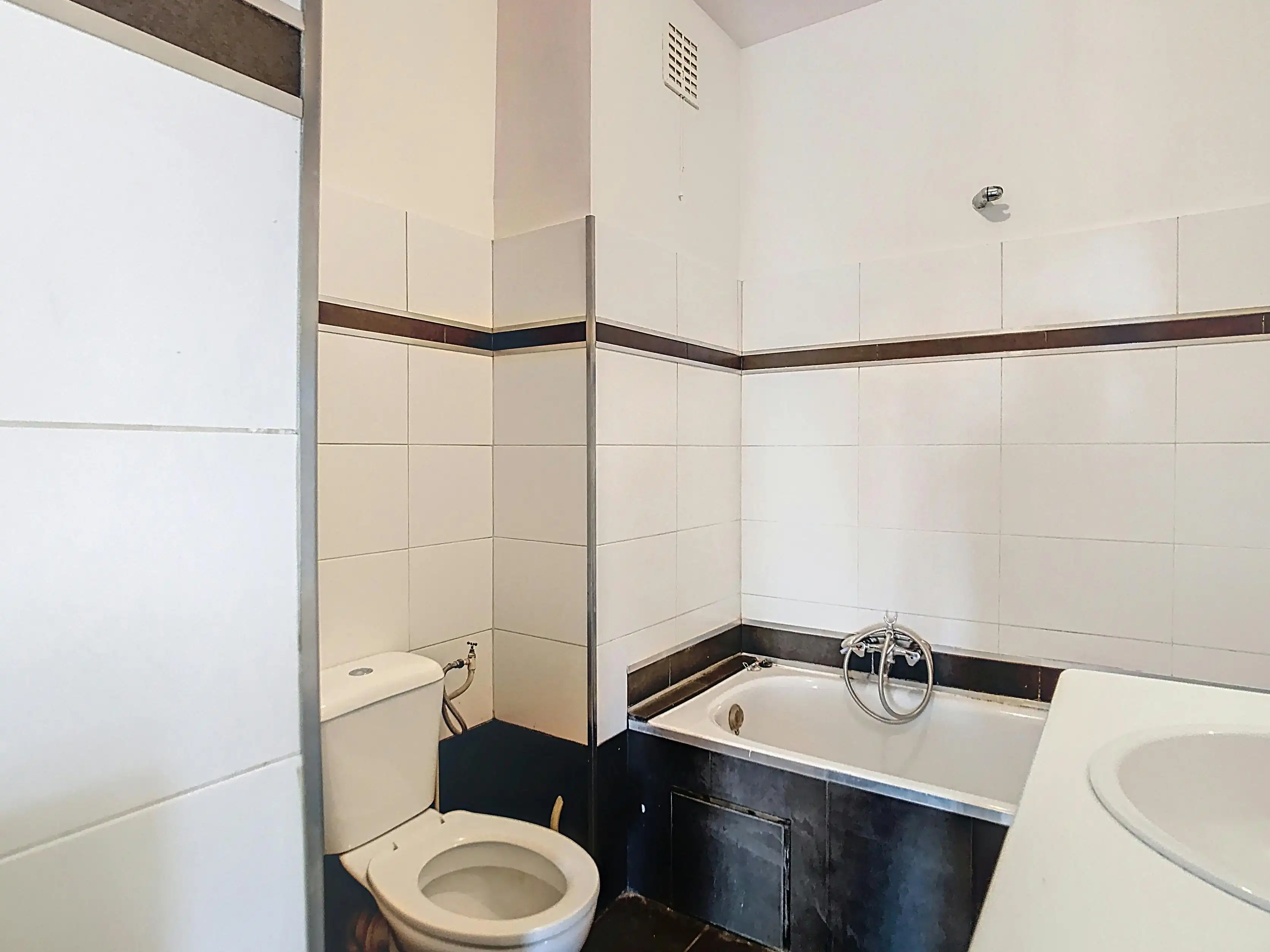 Centraal gelegen appartement met 2 slpkmrs (garage mogelijk) foto 8