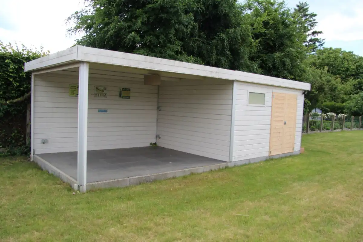 Moderne en ruime woning met 3 slk, terras en tuin  foto 27