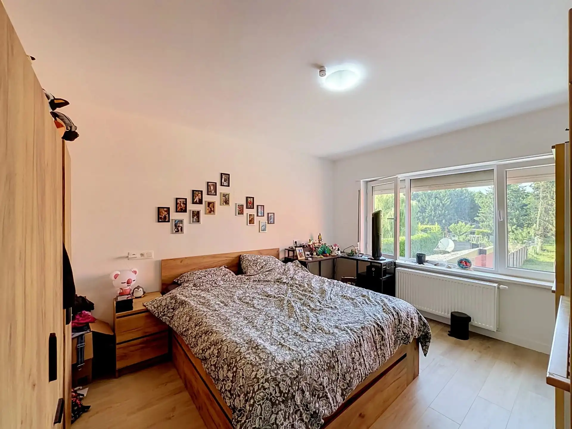 Volledig gerenoveerde woning met 4 slaapkamers op een groot perceel. foto 17