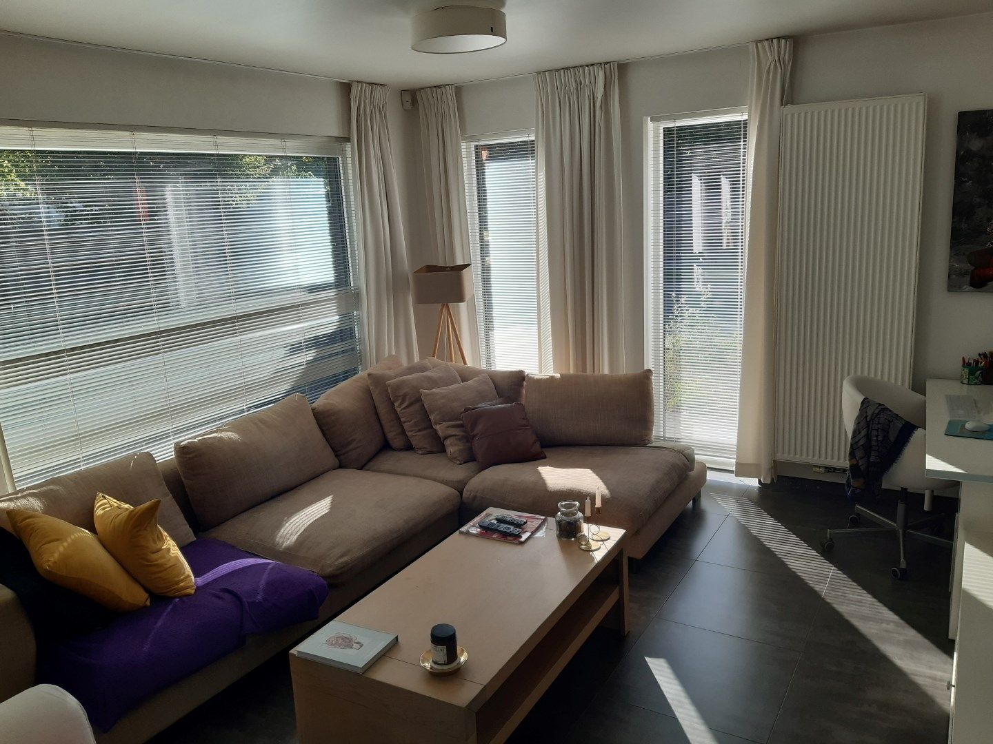 Rustig wonen (half open met garage). foto 4