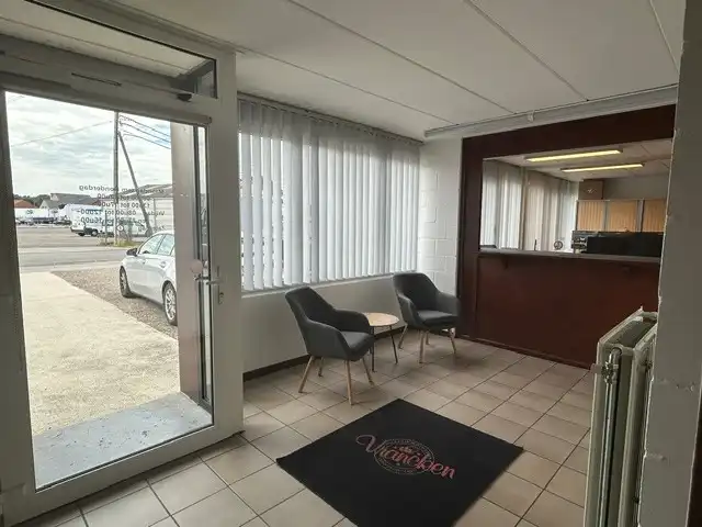MULTIFUNCTIONEEL BEDRIJFSPAND MET KOEL-EN VRIESFACILITEITEN foto 3