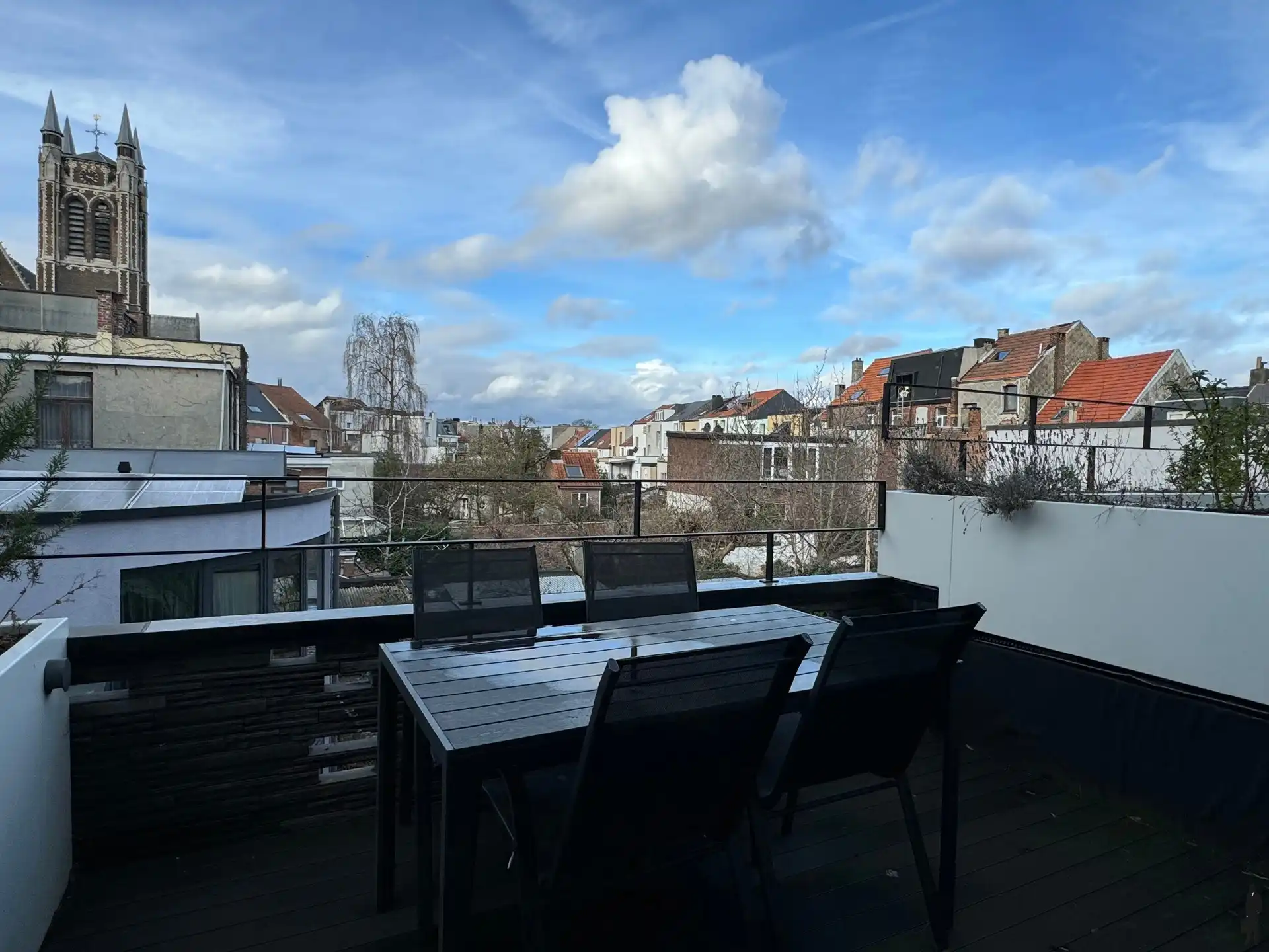 Prachtig gerenoveerd BEN- appartement met 2 slaapkamers en mooi terras te Antwerpen Berchem foto 3