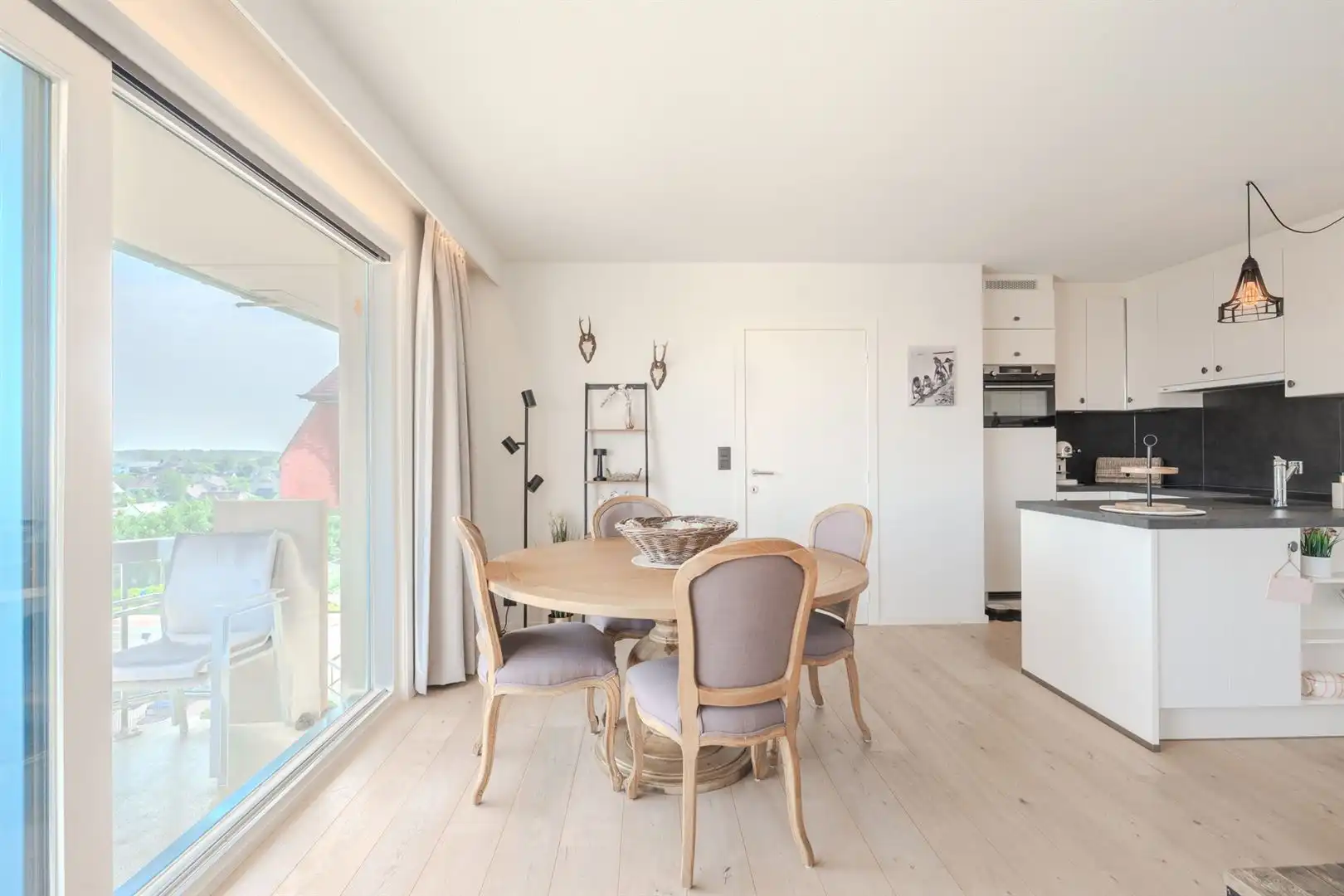 Uniek afgewerkt appartement zongericht in perfecte staat foto 26