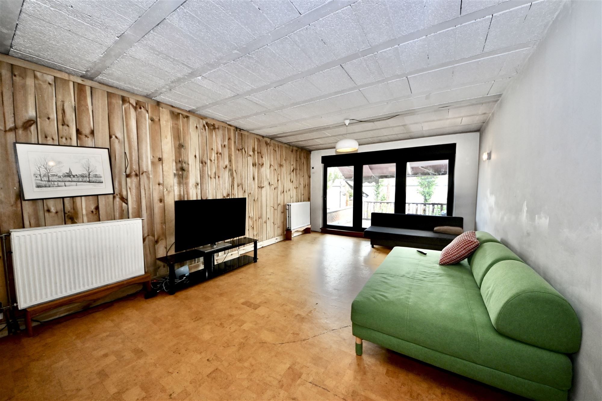 Handelsruimte met duplex appartement en tuin.  foto 16