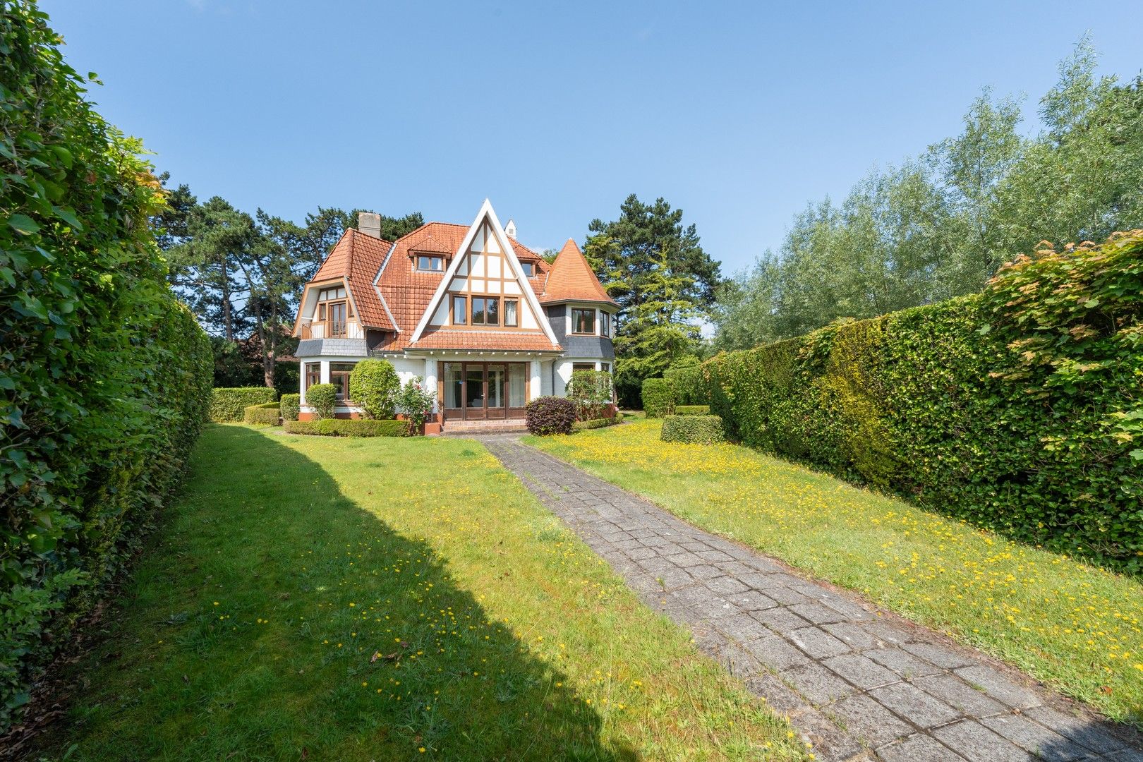 Karaktervolle interbellum villa in cottagestijl te koop. foto 19
