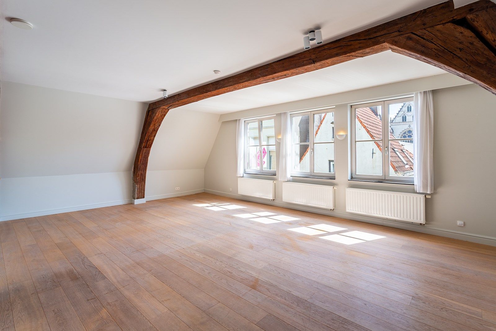 Wonen in Geschiedenis: Unieke duplex in het Hart van de Stad foto 2