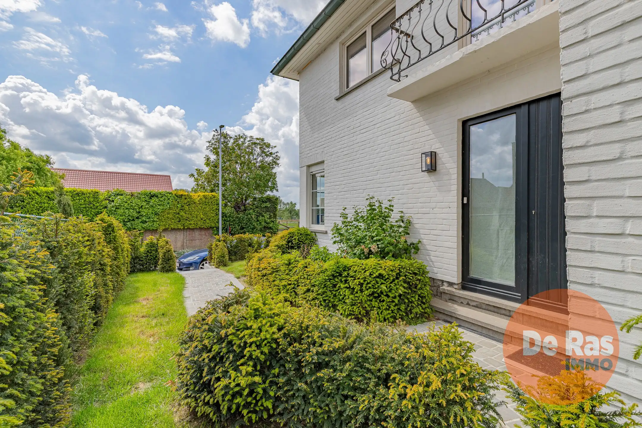 HERZELE- Gerenoveerde villa in een groen kader nabij centrum foto 18