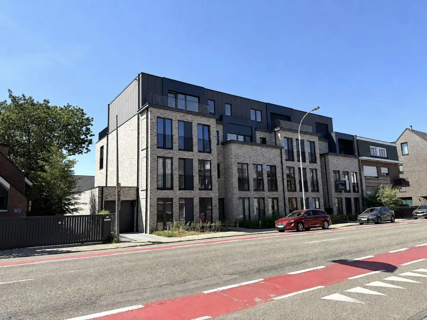 Mooie penthouse met 2 slaapkamers en fenomenaal terras op een gegeerde ligging! foto 2