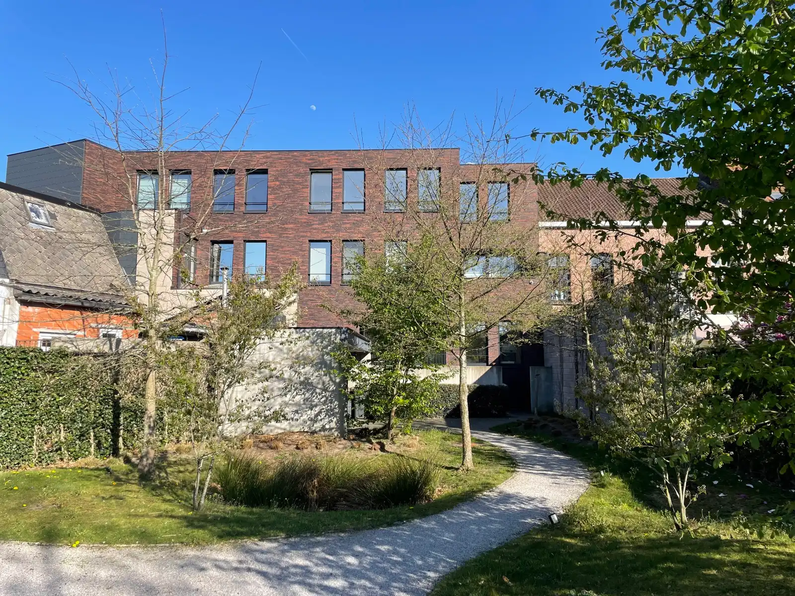 Instapklaar tweeslaapkamer appartement met ruim terras foto 13