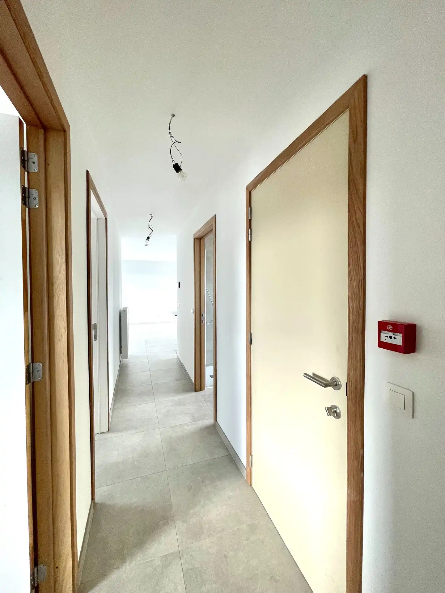 RECENT EN LICHTRIJK APPARTEMENT MET 2 KAMERS EN PARKEERPLAATS foto 8