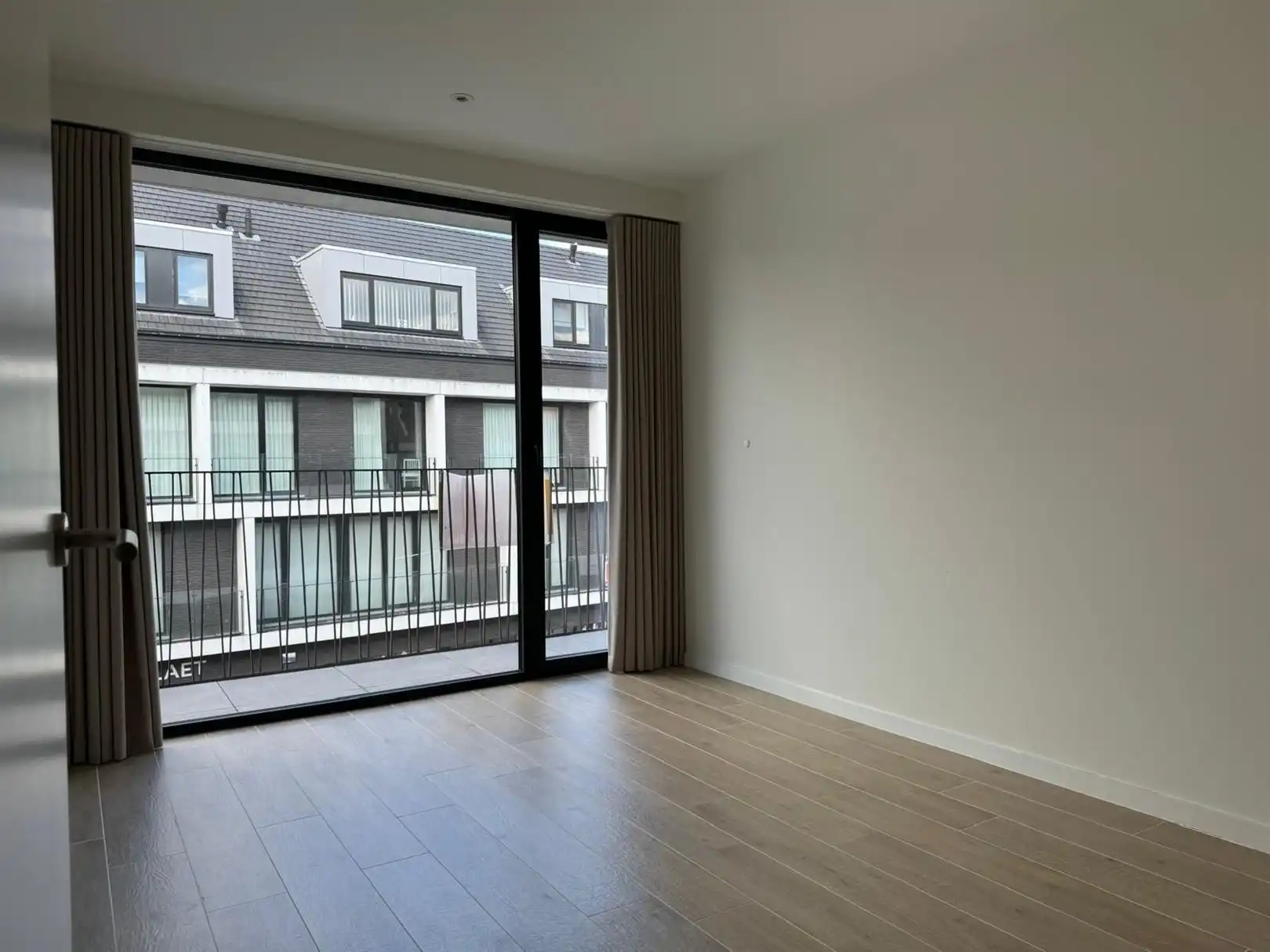 Appartement met twee slaapkamers, groot terras en autostaanplaats foto 15