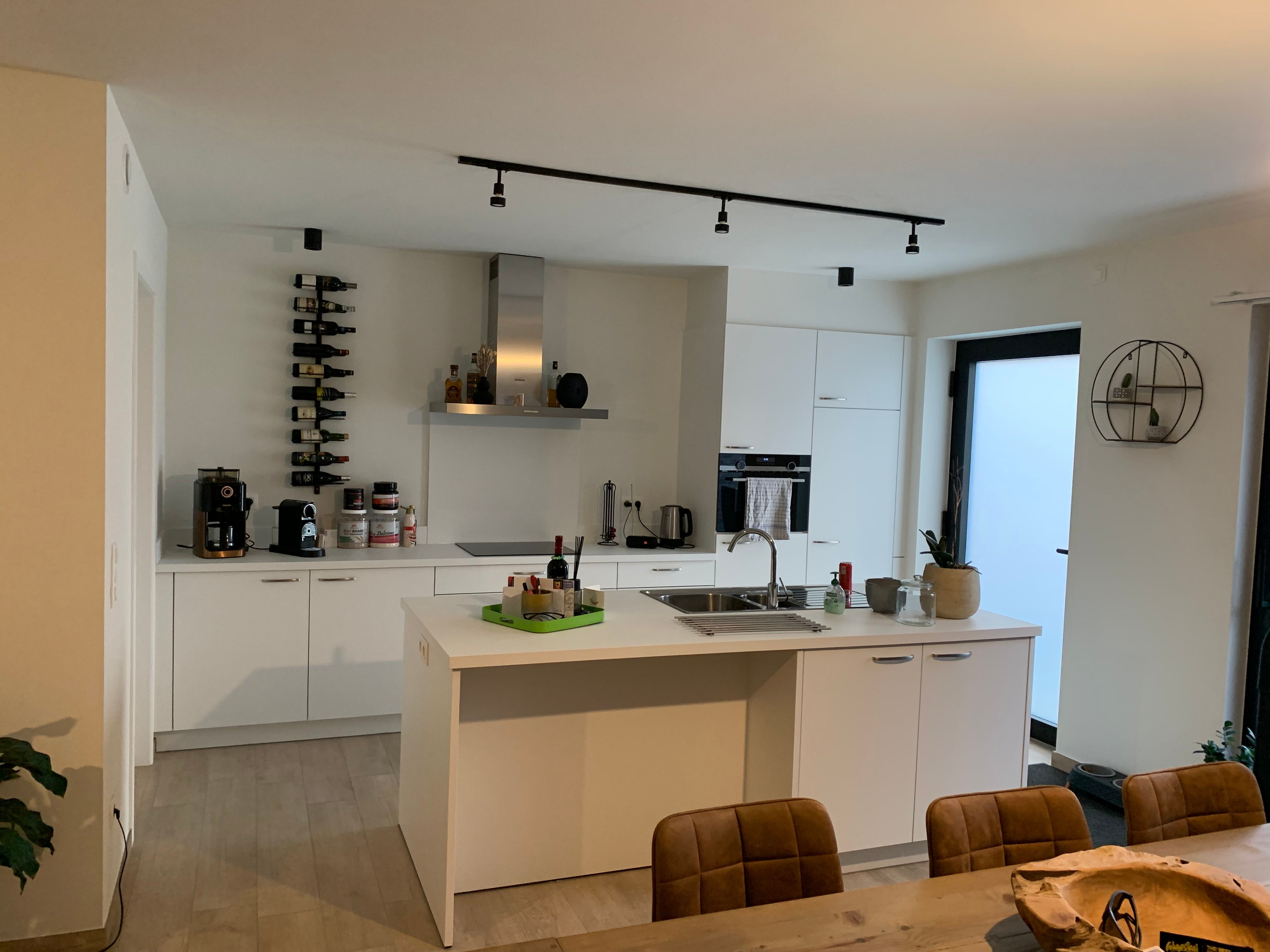 Nieuwbouwappartement met 2 slpks, tuintje en carport met fietsenberging.  foto 10