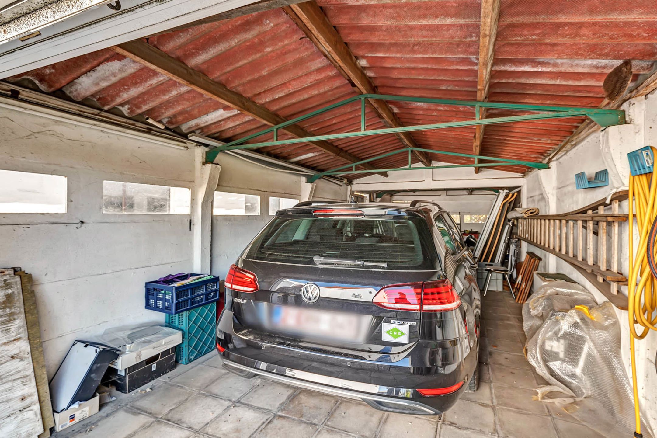 Te renoveren halfopen woning met losstaande garage en grote tuin  foto 14